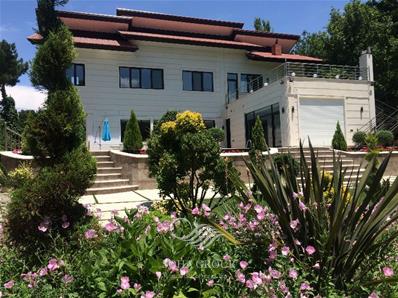 1350 متر باغ ویلا در زیبادشت صفادشت