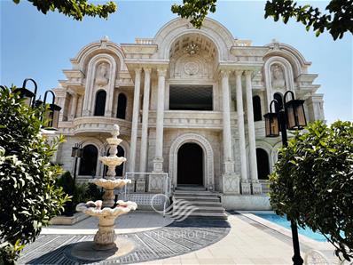 1170 متر عمارت رویایی ، 650 متر ویلای تریپلکس به سبک کلاسیک بصورت 4 خواب مستر ، استخر و جکوزی ، روف گاردن با باربیکیو و آلاچیق + آبنما ، انشعابات قانونی ، سوئیت سرایداری ، سند 6 دانگ ، پایان کار شهرداری ، لوکیشن عالی و امکانات فول در شهریار